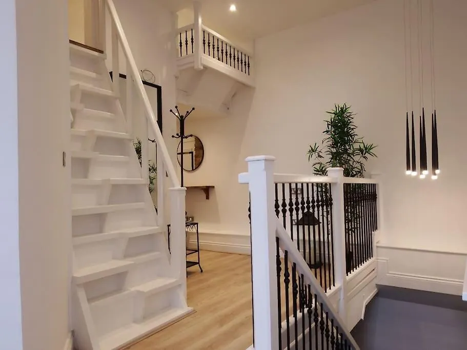 Newly Renovated Stunning Warehouse Apartment Bournemouth