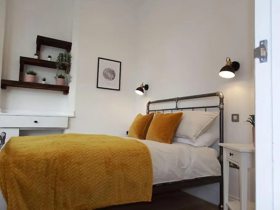 Newly Renovated Stunning Warehouse Apartment Bournemouth