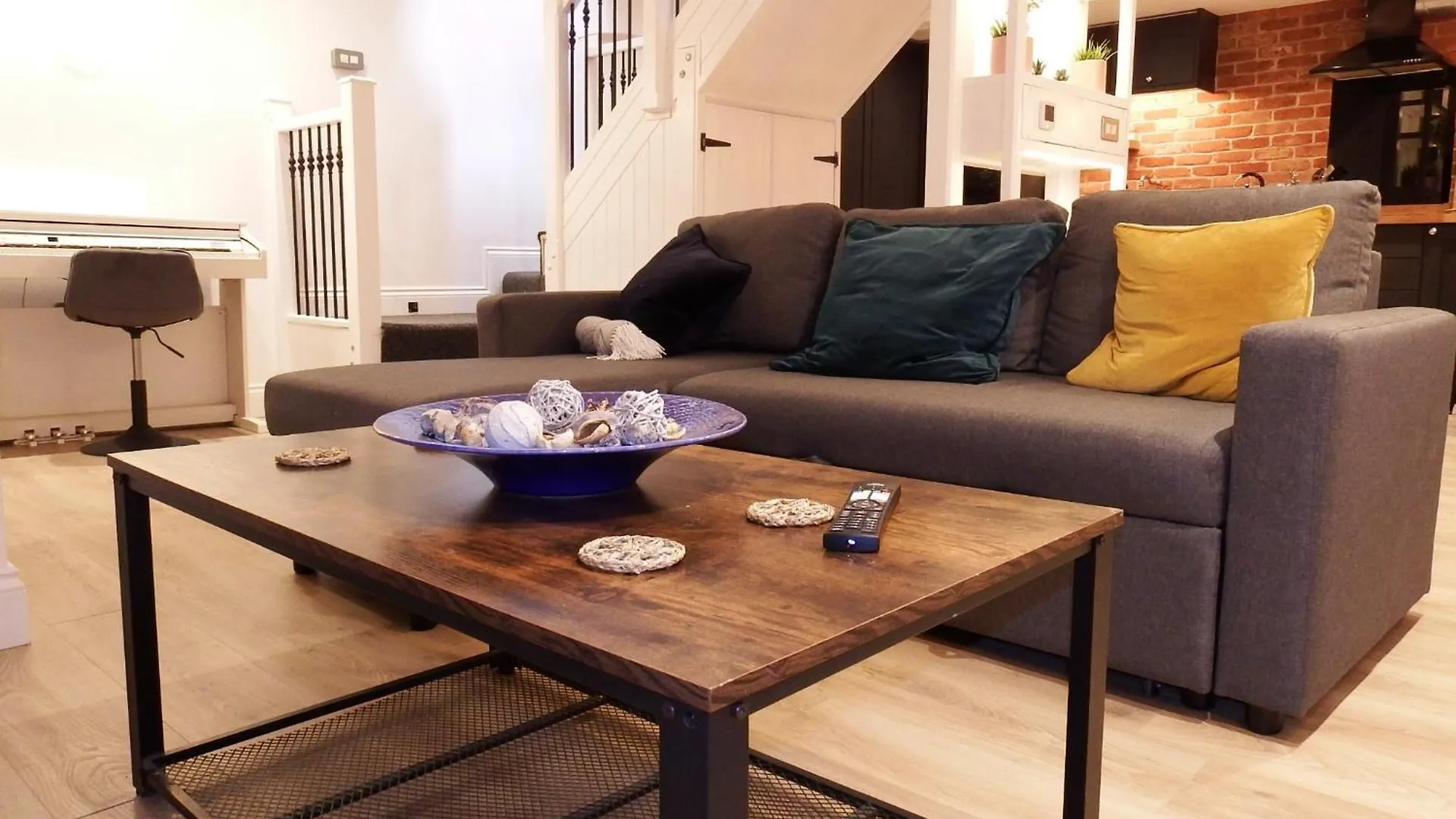 Newly Renovated Stunning Warehouse Apartment Bournemouth