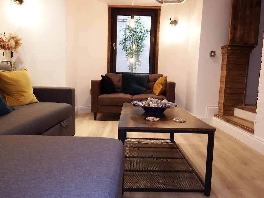 Newly Renovated Stunning Warehouse Apartment Bournemouth 0*,  Velká Británie